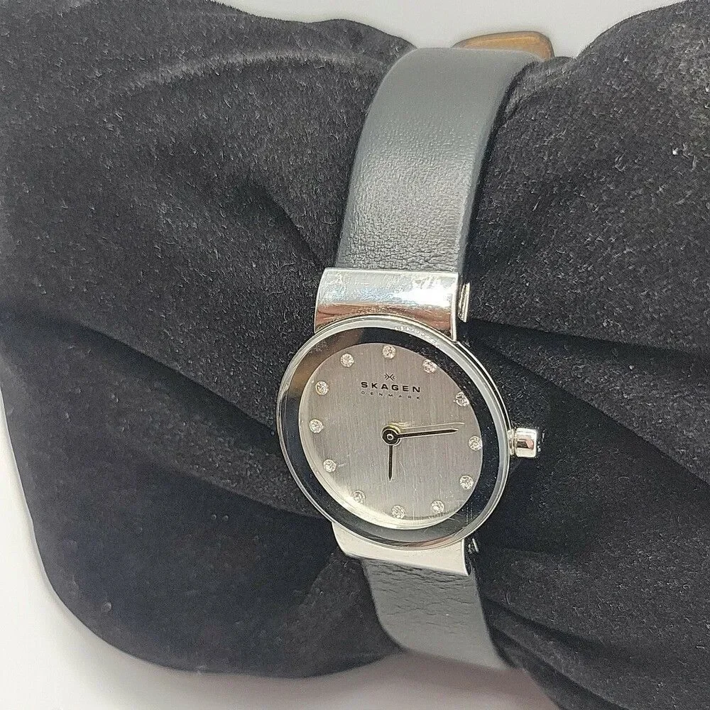 Skagen Steel 358XSSLBC Womens Black Leather Analog Dial Quartz Wrist Watch AM751